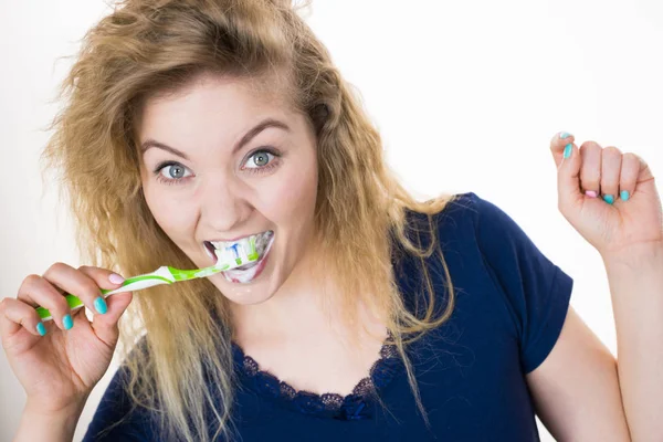 Mulher Escovando Dentes Limpeza Menina Positiva Com Escova Dentes Higiene — Fotografia de Stock