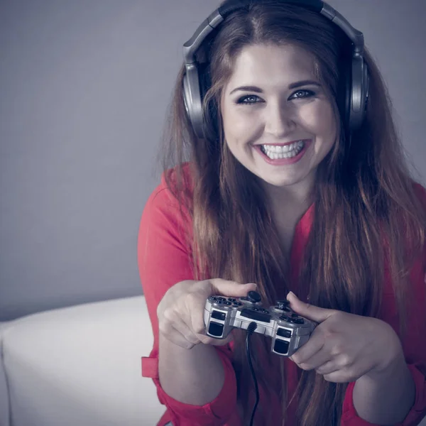 Nerd Friki Mujeres Adultas Jóvenes Jugando Consola Vídeo Con Almohadilla — Foto de Stock