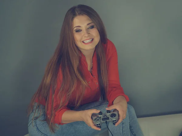 Nerd Geek Junge Erwachsene Frauen Die Auf Der Videokonsole Spielen — Stockfoto