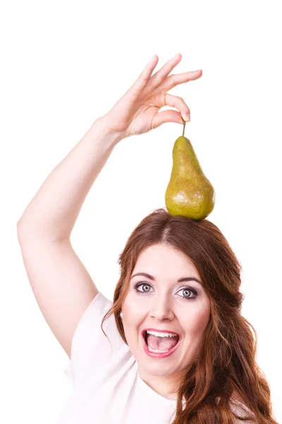 Kobieta Trzyma Jej Głowa Gruszka Zielony Owoc Polecam Detox Dieta — Zdjęcie stockowe