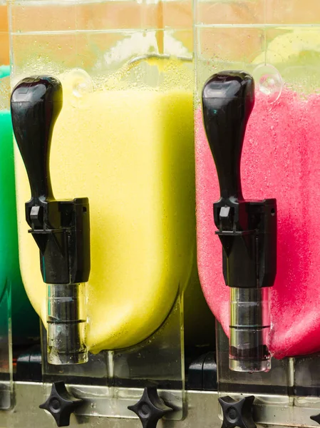 Großaufnahme Der Schneematschmaschine Matschiges Eis Macht Buntes Getränk Sommer Erfrischend — Stockfoto