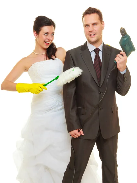 Hand Huset Tillsammans Dela Hushållssysslor Koncept Brud Bröllopsklänning Och Brudgum — Stockfoto