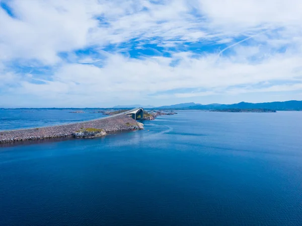 Hava Görüntüsü Dünyaca Ünlü Atlantik Karayolu Köprüsü Norveç Avrupa Sında — Stok fotoğraf