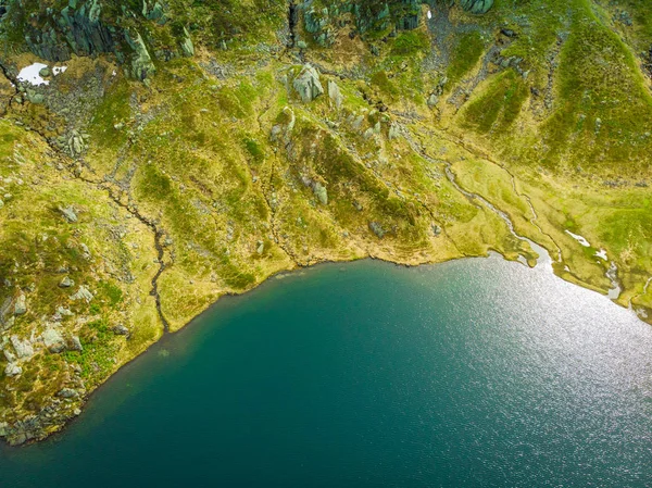 Vista Aérea Lago Las Montañas Rocosas Piedra Noruega Paisaje Ruta — Foto de Stock
