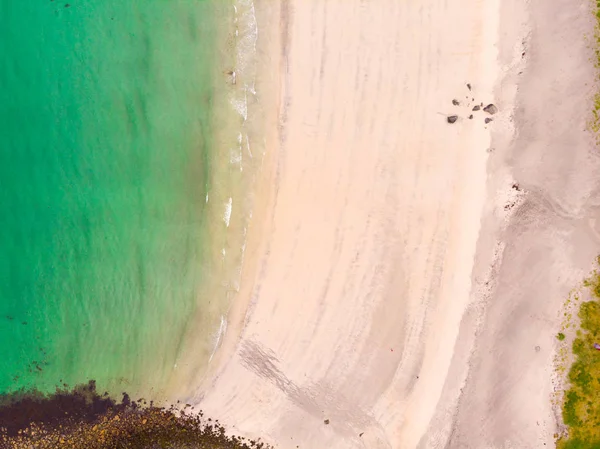 Αεροφωτογραφία Από Πάνω Προς Κάτω Γαλάζια Γαλαζοπράσινα Νερά Λευκή Άμμο — Φωτογραφία Αρχείου