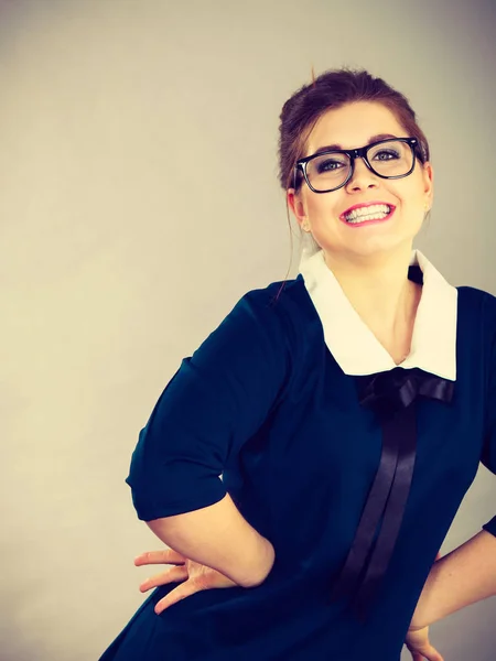 Porträt Einer Glücklichen Positiven Geschäftsfrau Mit Brille Buchhalterin Oder Lehrerin — Stockfoto