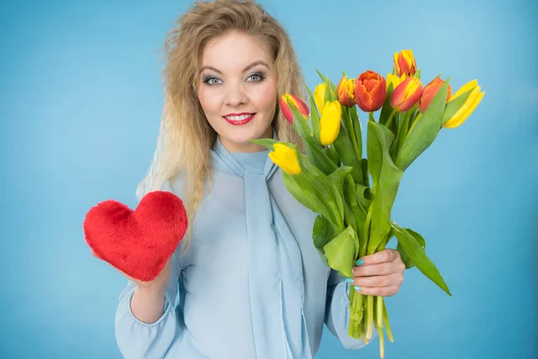 Internationale Vrouwen Valentijnsdag Aantrekkelijke Vrolijke Vrouw Blond Haar Mode Make — Stockfoto