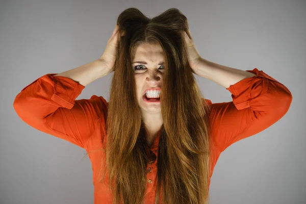 Boos Vrij Aantrekkelijke Vrouw Wordt Pissig Zeer Gefrustreerd Dame Met — Stockfoto