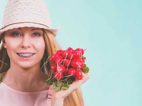 Feliz Adolescente Mujer Joven Listo Para Verano Con Traje Rosa —  Fotos de Stock