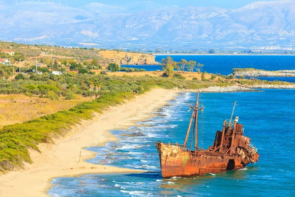 Řecké Pobřeží Proslulým Rezavým Vrakem Lodi Dimitrios Glyfada Beach Poblíž — Stock fotografie