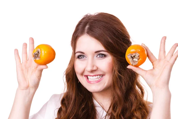 Lateinisches Mädchen Mit Persimmon Kaki Früchten Den Händen Isoliert Auf — Stockfoto