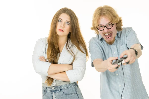 Mujer Está Enojada Con Novio Porque Juega Videojuegos Siendo Adicto — Foto de Stock