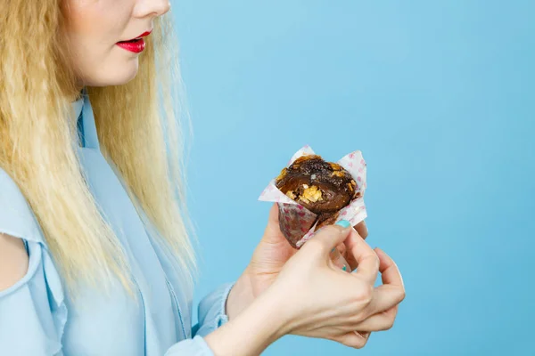 Sweet Food Sugar Make Happy Attractive Blonde Woman Holds Yummy — Stock Photo, Image