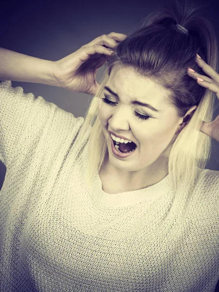 Mujer Infeliz Gritando Gritando Dolor Mal Expresiones Negativas Cara Humana — Foto de Stock
