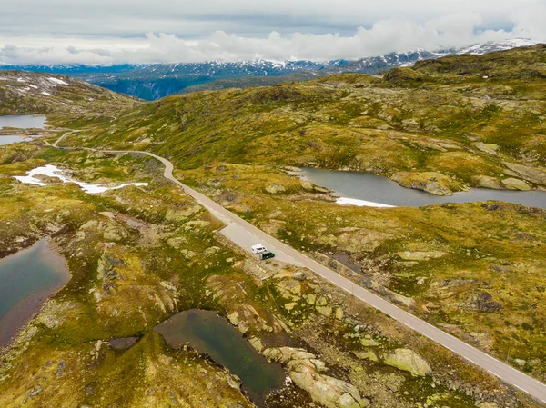 풍경을 통해도 자동차 휴게소 지역에 Sognefjellet 노르웨이 — 스톡 사진