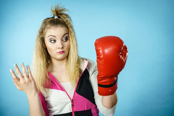 Sporty Funny Woman Wearing Red Boxing Glove Gesturing Being Confused — Stock Photo, Image