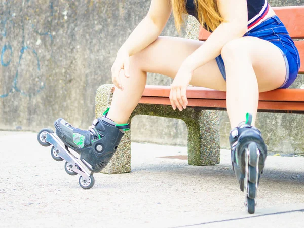 Woman Slim Legs Wearing Roller Skates Sitting Bench Sport Activity — Stock Photo, Image