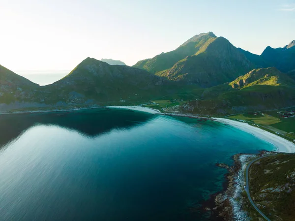 Costa Dell Isola Vestvagoy Posizione Uttakleiv Mare Con Litorale Panoramico — Foto Stock