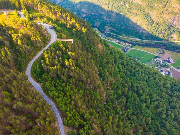 Flygfoto Gröna Landskap Med Stegastein Viewpoint Och Road Aurlandsfjellet Norge — Stockfoto