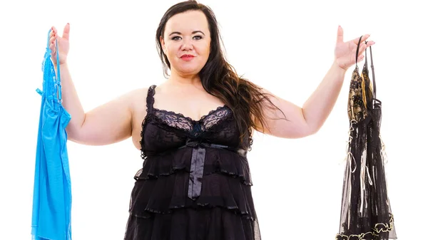 Volwassen Volwassen Vrouw Draagt Satijnen Lingerie Plukt Nachtkleding Size Vrouw — Stockfoto