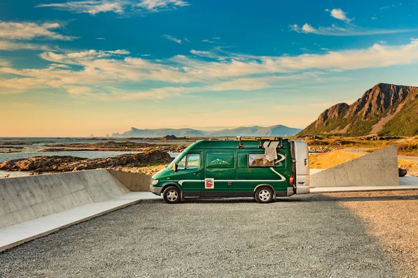 Camper Coche Ubicación Parada Descanso Paisaje Marino Isla Andoya Costa —  Fotos de Stock