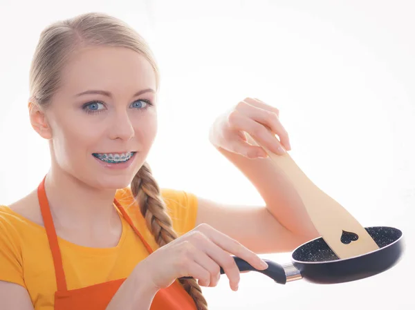 Young Happy Woman Wearing Apron Holding Cooking Pan Wooden Spatula — Stock Photo, Image