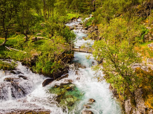 Schnell Fließender Wasserfluss Bergregion Zwischen Aurland Und Laerdal Norwegen Aussichtsreiche — Stockfoto