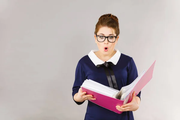 Shocked Accountant Business Woman Looking Documents Binder Seeing Something Surprising — Stock Photo, Image