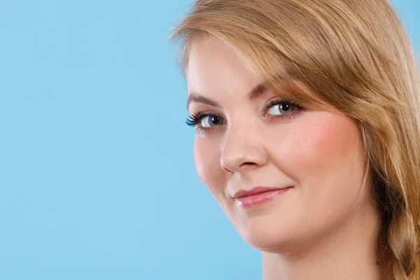 Concepto Belleza Natural Primer Plano Retrato Hermosa Mujer Rubia Atractiva — Foto de Stock