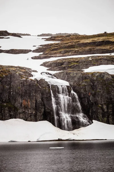 Noruega Paisaje Montañoso Verano Nebuloso Día Lluvioso Zona Senderismo Entre — Foto de Stock