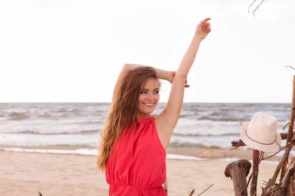 Geluk Zomer Schoonheid Lachende Prachtige Meisje Met Lang Haar Wind — Stockfoto