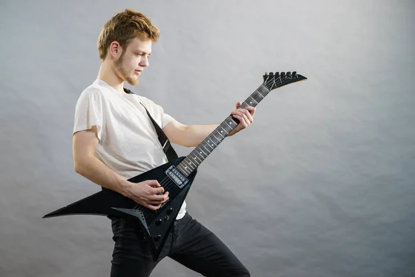 Homme Jouant Guitare Électrique Pendant Concert Instrument Musique Adolescent Garçon — Photo