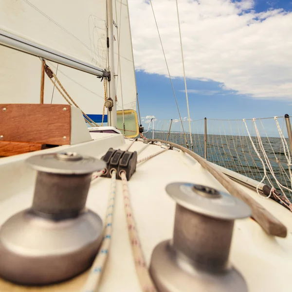 Yacht capstan on sailing boat during cruise — Stock Photo, Image