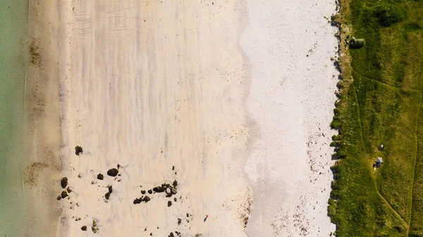 Aerial view. Sea water and sandy shoreline — Stock Photo, Image