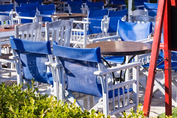 Open cafe outdoor restaurant in Greece — Stock Photo, Image