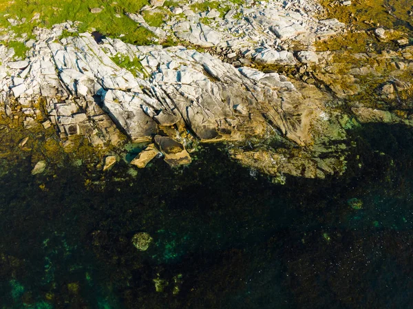 Aerial view. Water and rocks — Stock Photo, Image