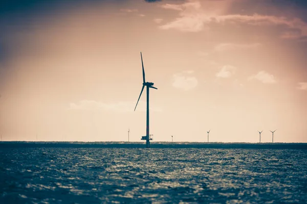 Ферма ветряных турбин в Балтийском море, Дания — стоковое фото
