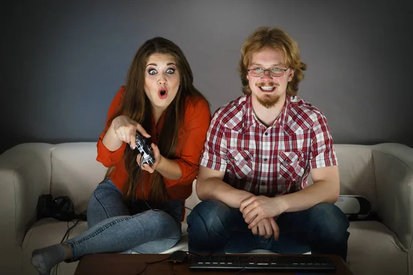 Gaming couple playing games — Stock Photo, Image