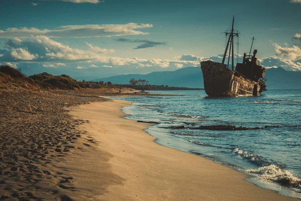 El famoso naufragio cerca de Gythio Grecia — Foto de Stock