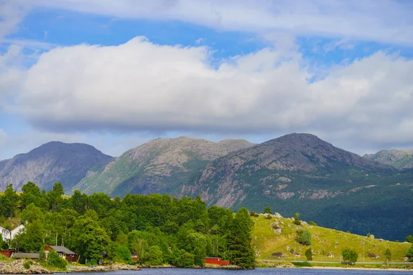 Krajobraz scenic góry Norwegia. — Zdjęcie stockowe