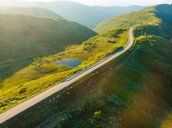 公路槽山挪威。鸟瞰 — 图库照片