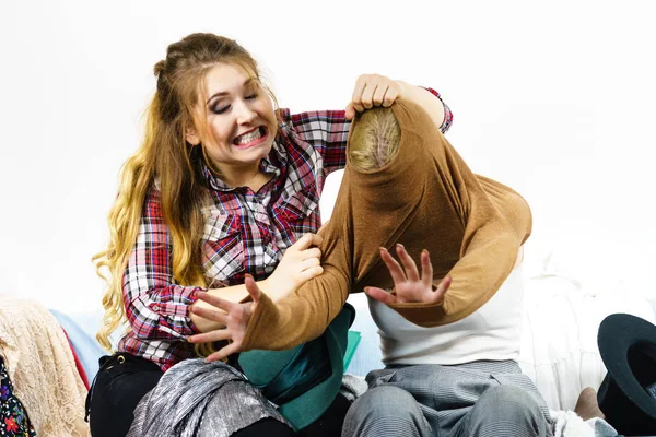 Duas amigas felizes depois de fazer compras — Fotografia de Stock