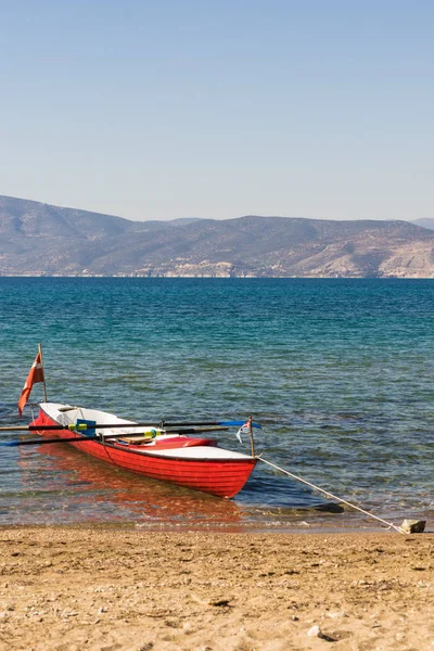 Kanot kajak på havs strand — Stockfoto