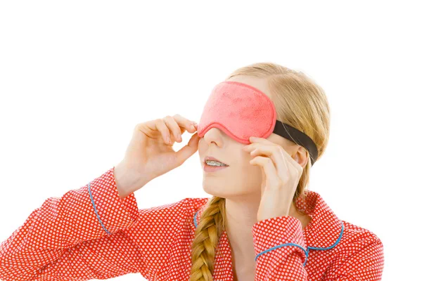Mulher sonolenta vestindo faixa de olho rosa — Fotografia de Stock