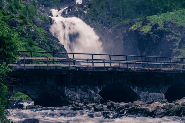 晚福森瀑布 挪威,霍达伦 — 图库照片