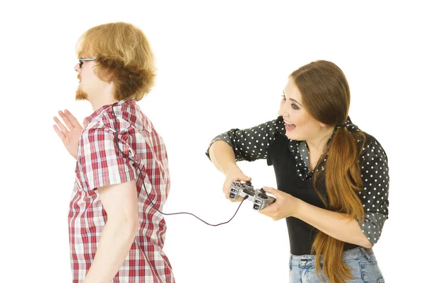 Mulher homem de controle usando almofada de jogo — Fotografia de Stock