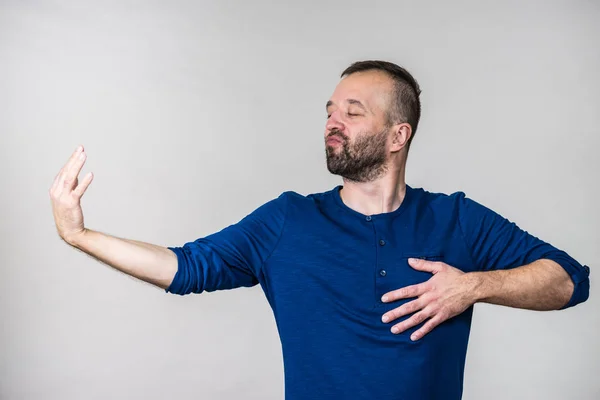 Homme prétendant être un acteur — Photo