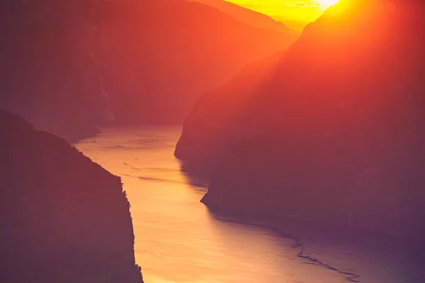 Paisaje de fiordos al atardecer, Noruega —  Fotos de Stock