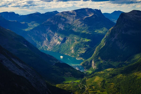 Fjord Geiranger desde el punto de vista Dalsnibba, Noruega —  Fotos de Stock