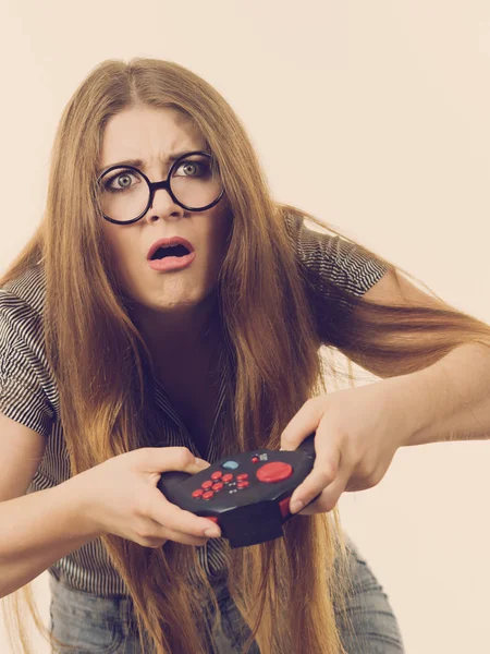 Video oyunu kaybettikten sonra memnun olmayan kadın — Stok fotoğraf